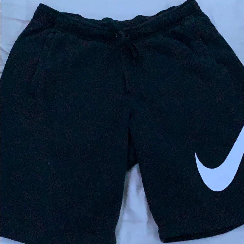 Nike Club Fleece Shorts Black Men’s Medium